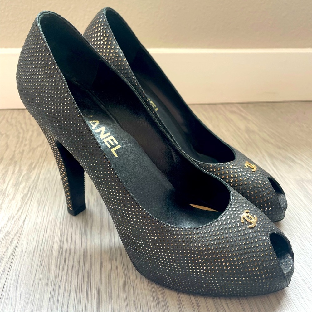 VINTAGE CHANEL leather embossed peep toe pumps with gold detailing, size 38